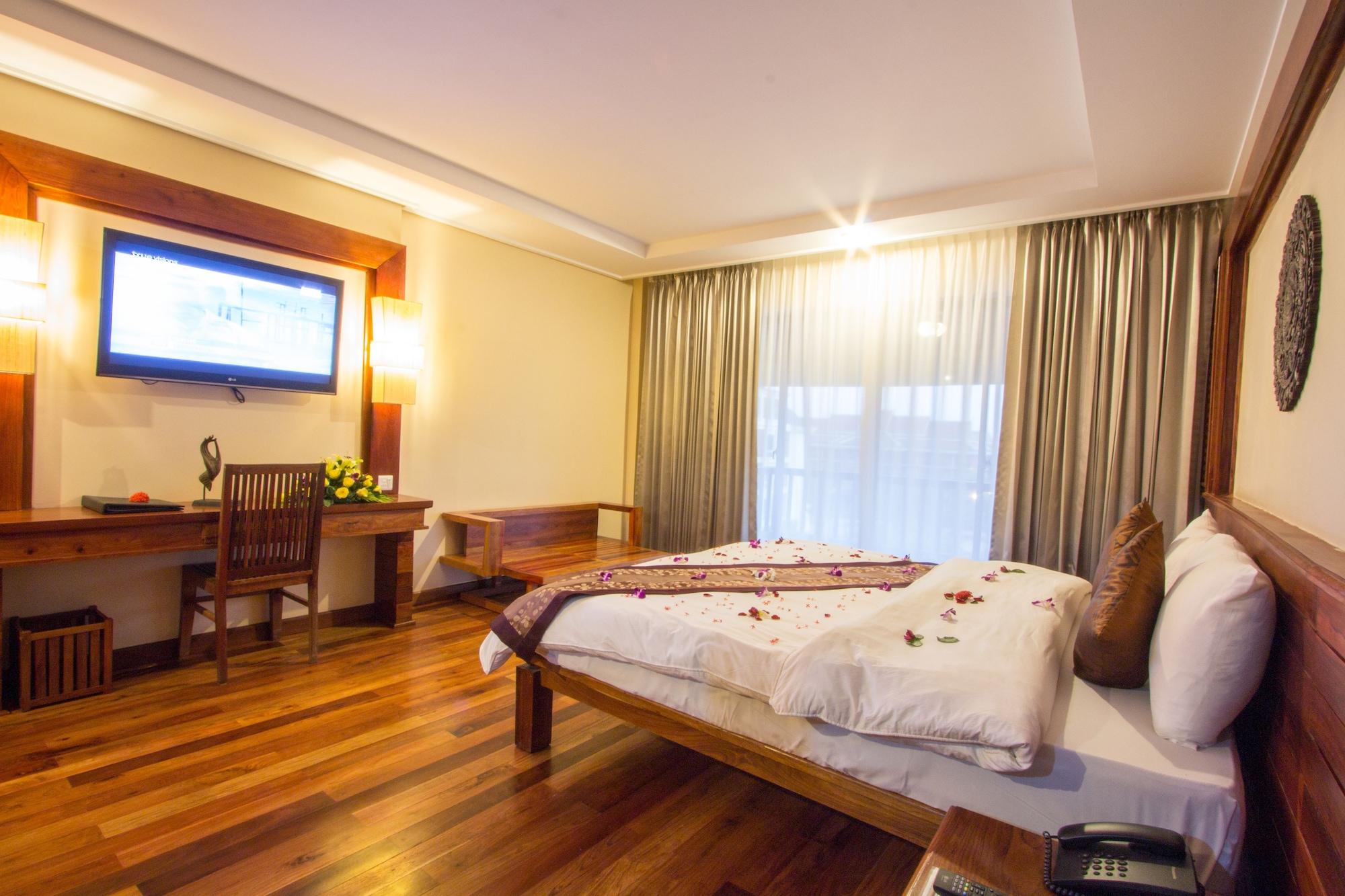 Royal Empire Premium Hotel Siem Reap Zewnętrze zdjęcie
