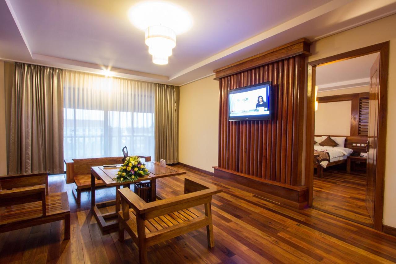 Royal Empire Premium Hotel Siem Reap Zewnętrze zdjęcie