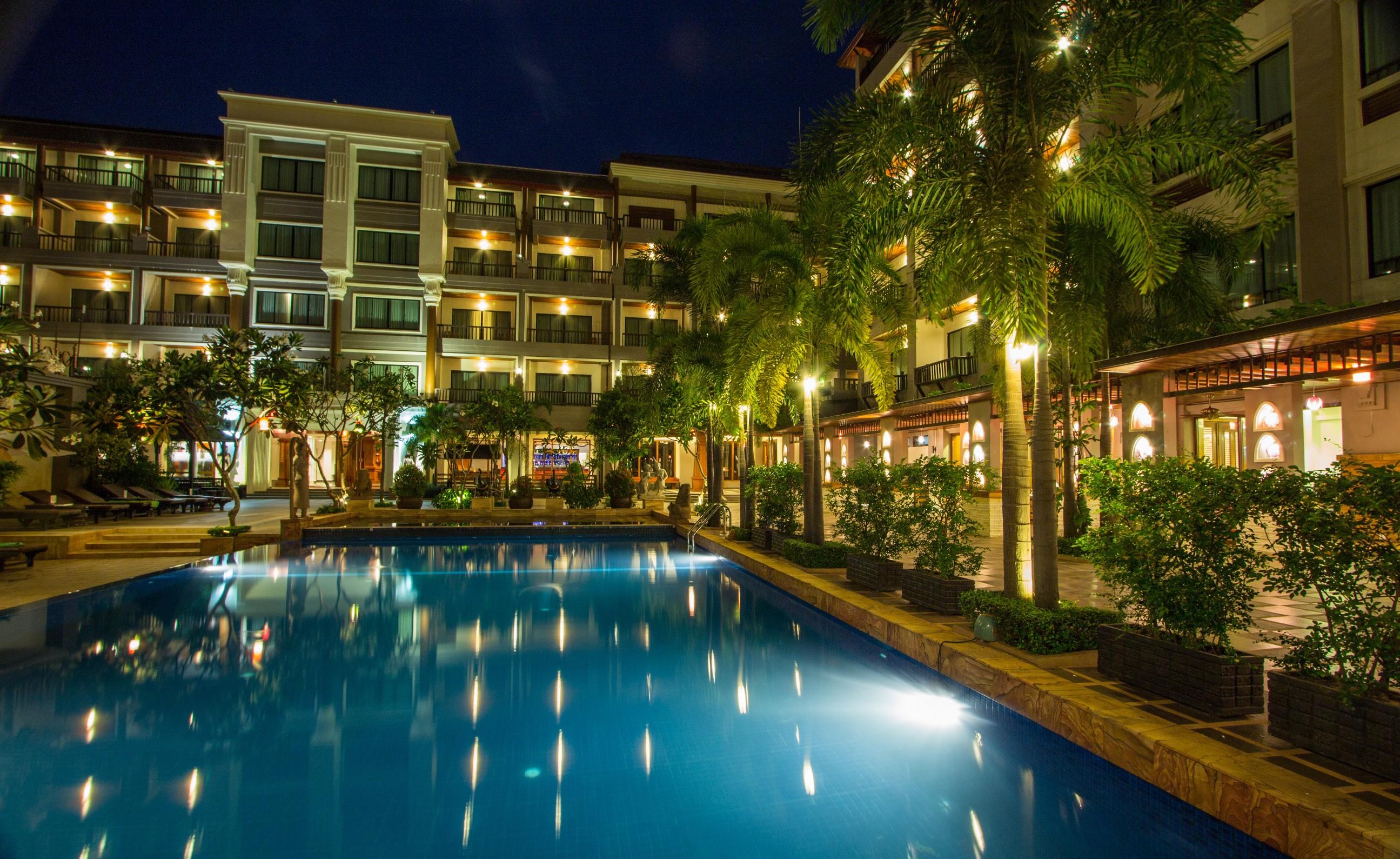 Royal Empire Premium Hotel Siem Reap Zewnętrze zdjęcie