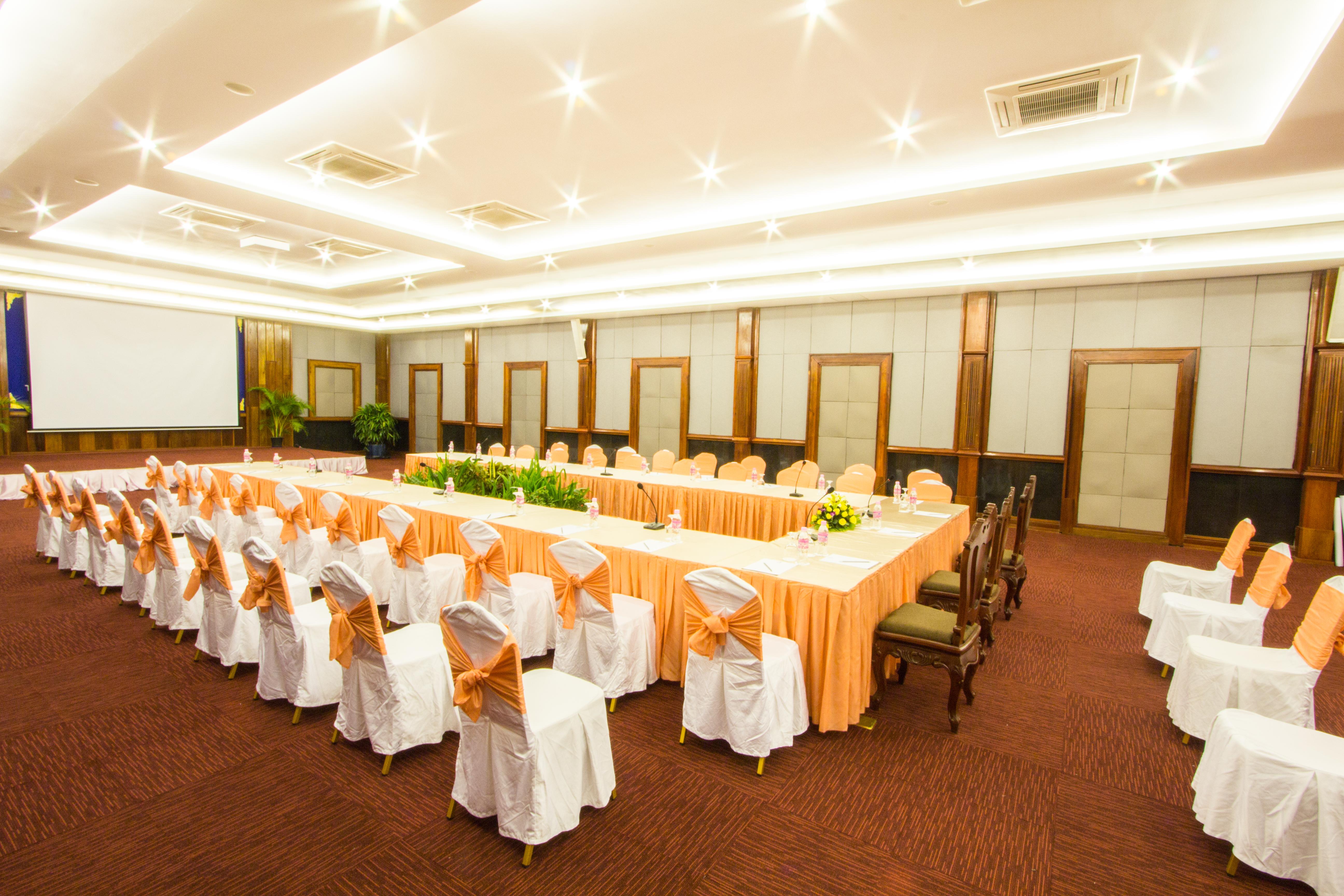 Royal Empire Premium Hotel Siem Reap Zewnętrze zdjęcie