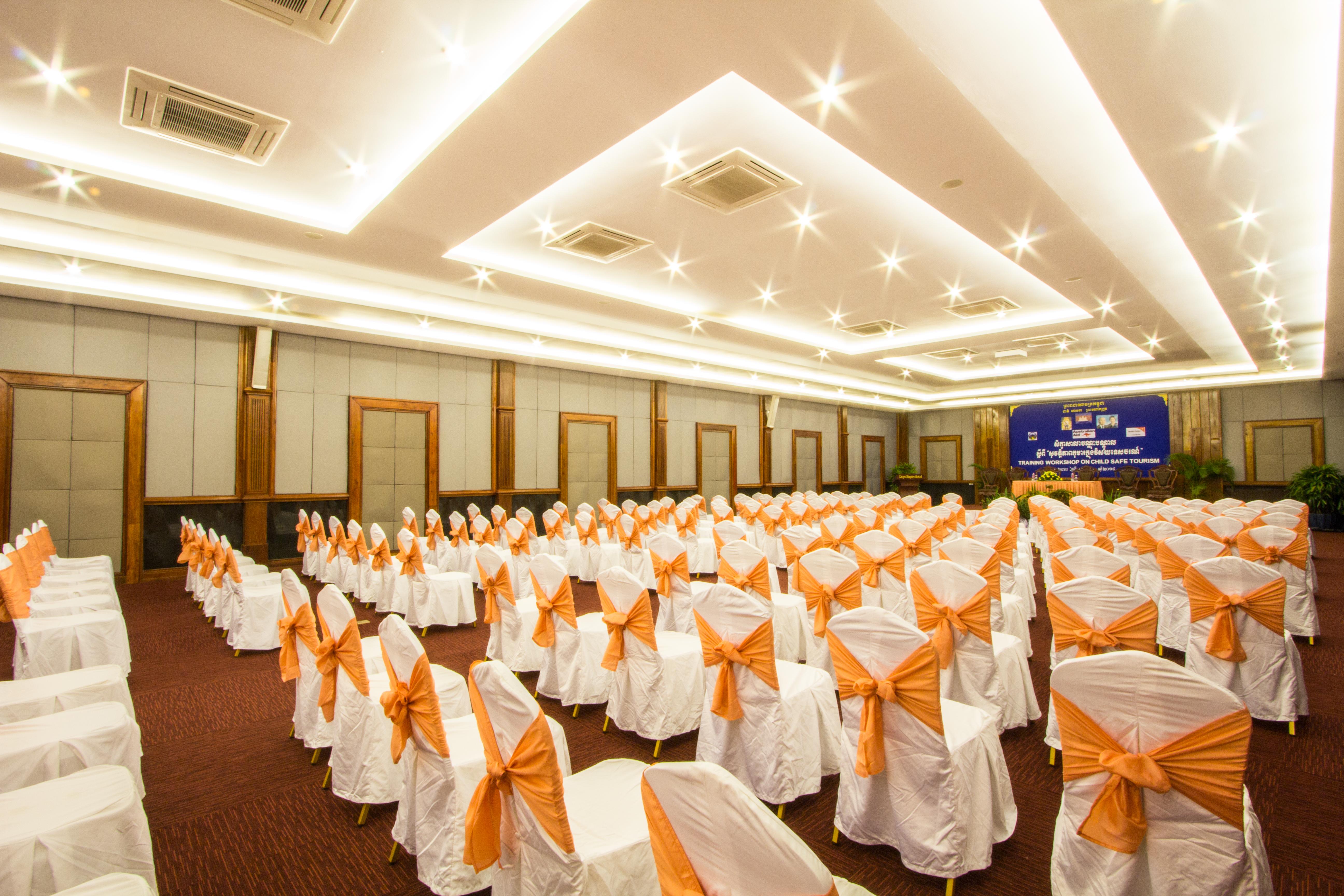 Royal Empire Premium Hotel Siem Reap Zewnętrze zdjęcie