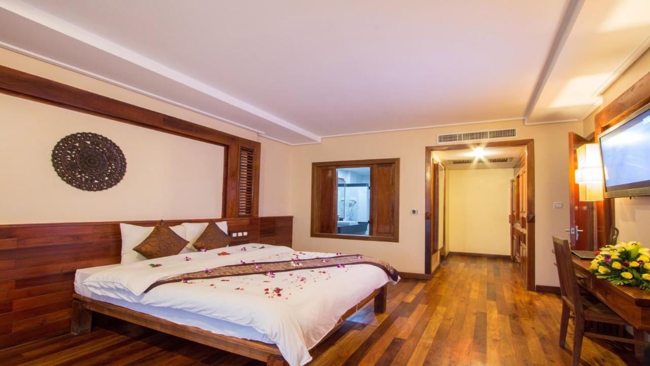 Royal Empire Premium Hotel Siem Reap Zewnętrze zdjęcie