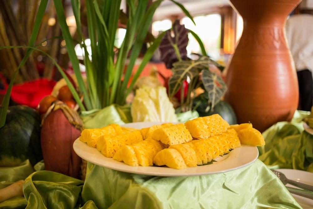 Royal Empire Premium Hotel Siem Reap Zewnętrze zdjęcie