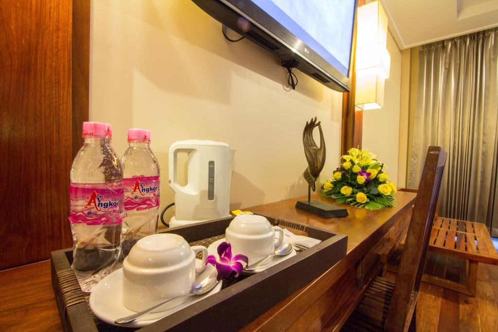 Royal Empire Premium Hotel Siem Reap Zewnętrze zdjęcie
