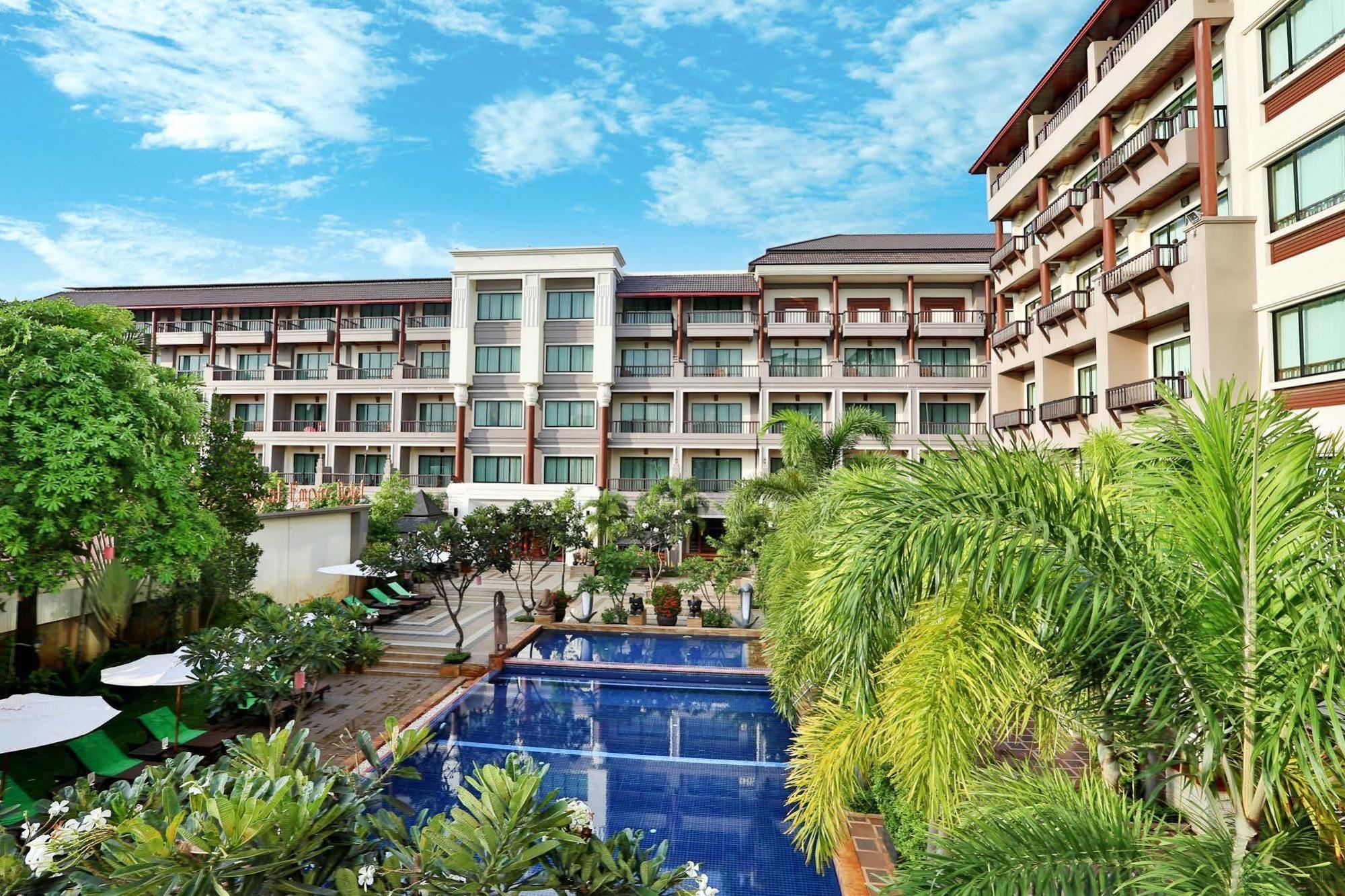 Royal Empire Premium Hotel Siem Reap Zewnętrze zdjęcie
