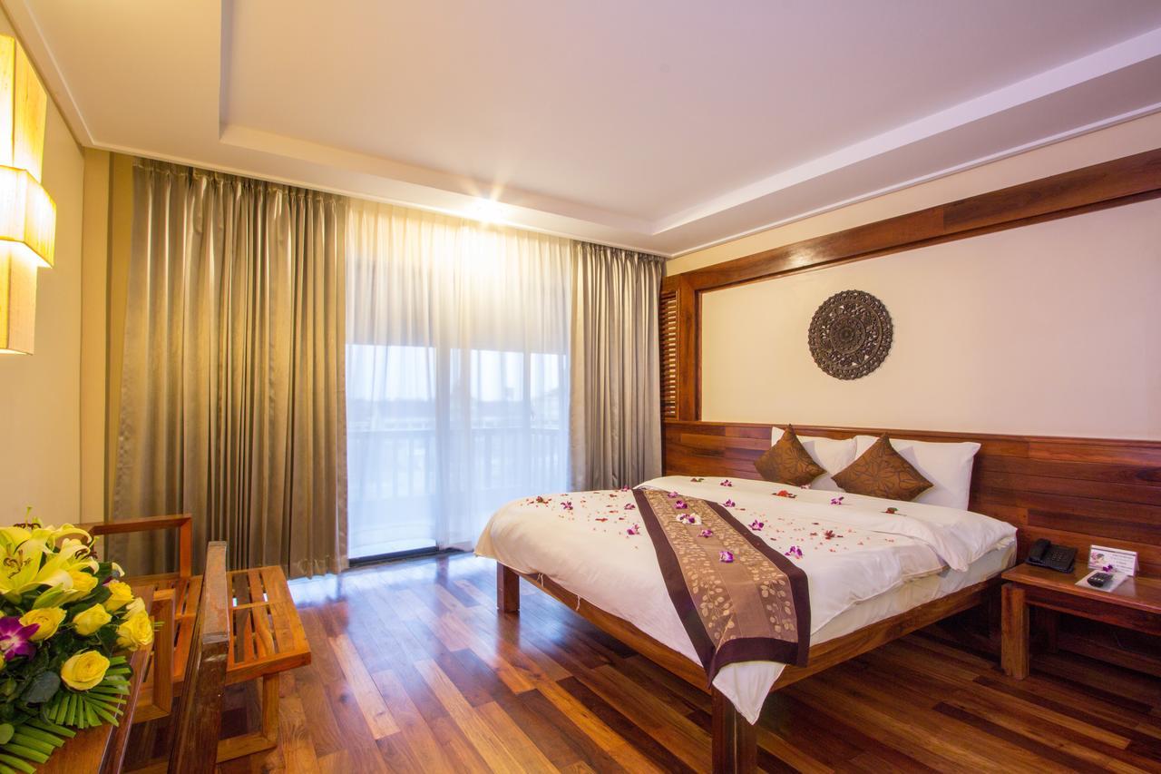 Royal Empire Premium Hotel Siem Reap Zewnętrze zdjęcie