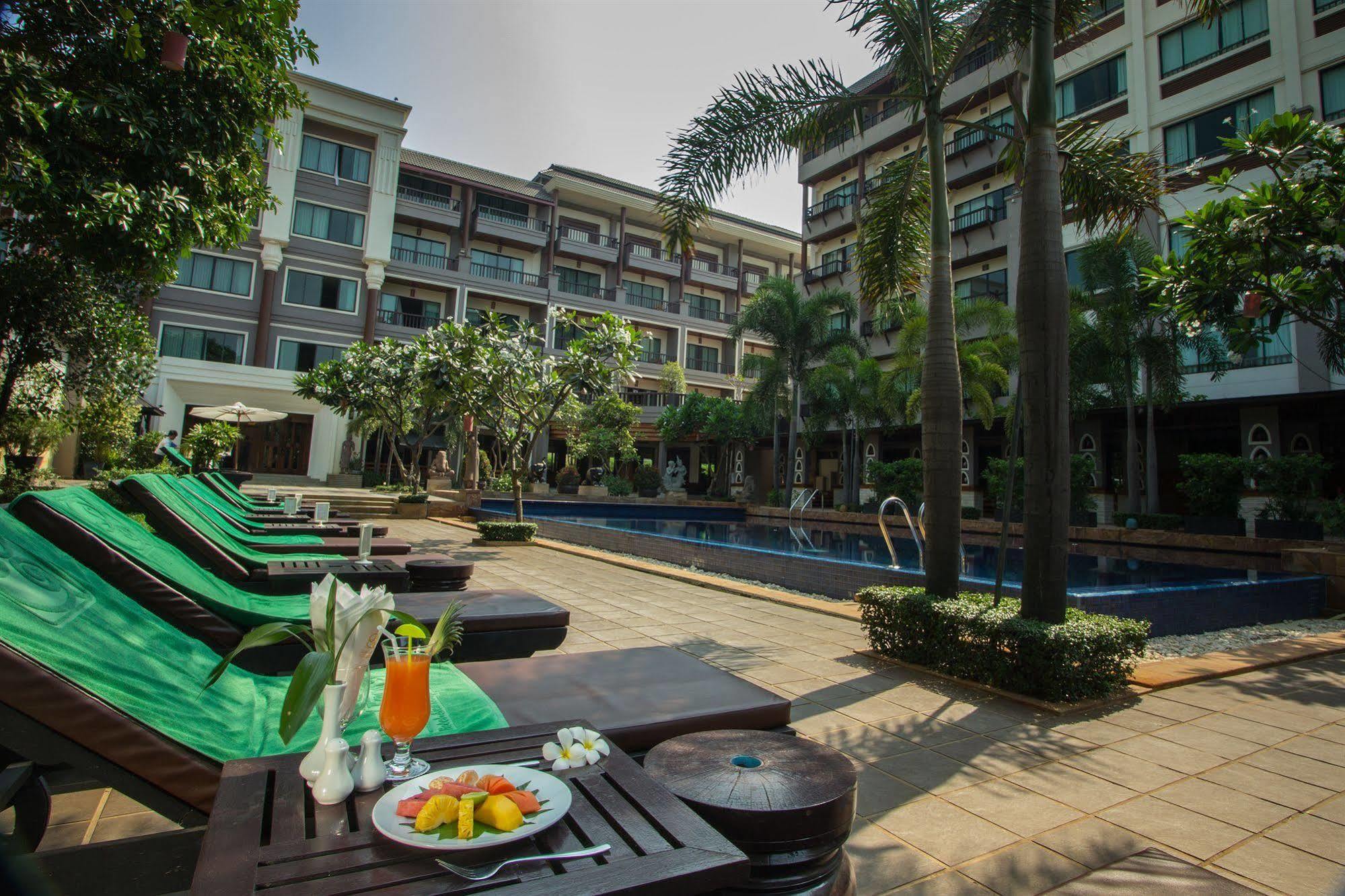 Royal Empire Premium Hotel Siem Reap Zewnętrze zdjęcie